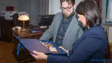 Wręczenie atrybutu zawodu komornika sądowego - młotka licytacyjnego