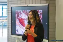 Piękno tkanin i poezji – finisaż wystawy Natalii Babicz-Bereźnickiej w Galerii „Palarnia”