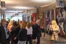 Piękno tkanin i poezji – finisaż wystawy Natalii Babicz-Bereźnickiej w Galerii „Palarnia”