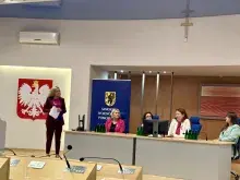 wystąpienie prelegentek podczas konferencji 