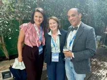 dr Beata J. Kowalczyk z dr Anną Plisecką (Kalaidos University of Applied Sciences) i Xesúsem Pérez (Universidad Rey Juan Carlos)