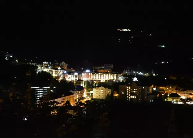 widok miasta w nocy