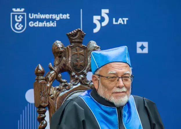 Zamiast laurów - kwiaty Ukrainy.  Uroczystość…